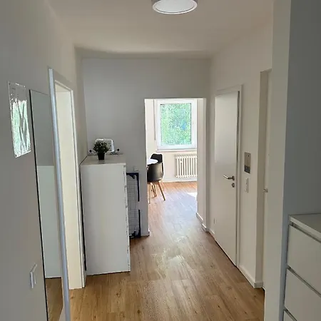 Beautiful, Quiet And Cosy With Balcony In Location Apartment *