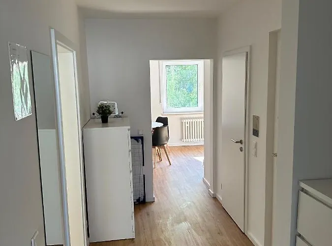 Beautiful, Quiet And Cosy With Balcony In Location Apartment *